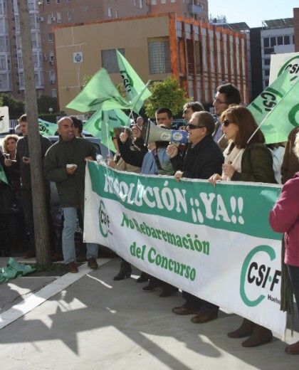 CSI-F congrega a un centenar de funcionarios contra la rebaremación del concurso de traslados