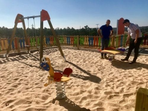 Valverde inaugura una nueva zona infantil en la calle Cañalenguas
