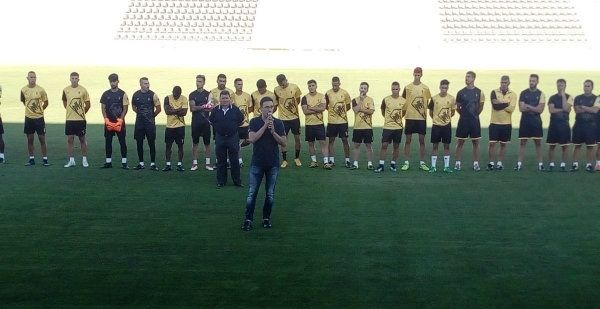 El San Roque se presentó ante su afición en el Ciudad de Lepe