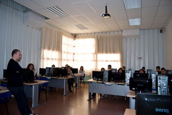 El Ayuntamiento forma a los jóvenes en el buen uso de las redes sociales