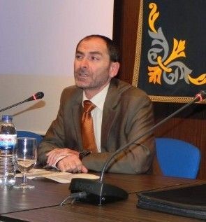 Miguel Ángel Domínguez renuncia a todos sus cargos para defenderse 'sin poner en riesgo la imagen del PSOE y la Junta'