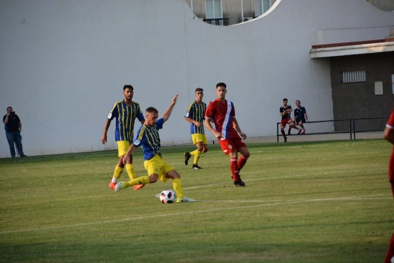 Las defensas se impusieron a los ataques en el Recre-Cádiz B (0-0)