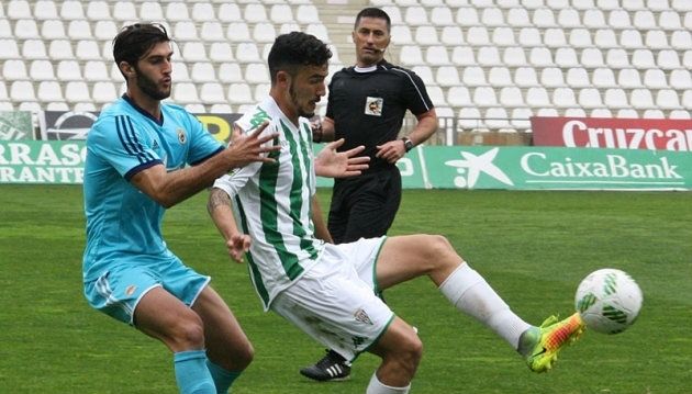 Sandoval acerca a Alberto Quiles al Recre: 'Es uno de los jugadores a los que se le está buscando una salida'