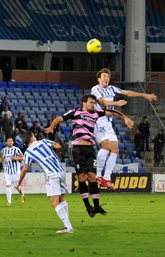 Dos fogonazos del Xerez acercan al Decano de nuevo al abismo (1-2)