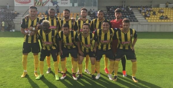 El San Roque despacha a la Lebrijana (3-1) y se apunta a la media inglesa