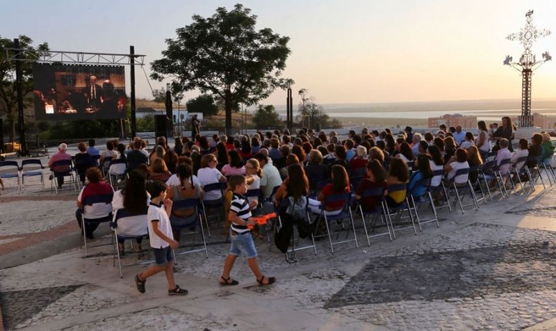 Tarde de cine junto al Santuario de la Cinta