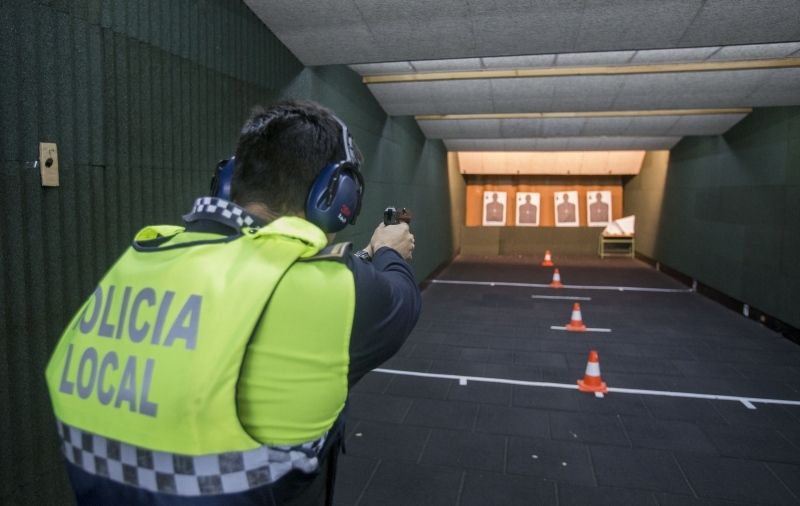 La Policía Local de Huelva renueva armas y munición y reanuda las prácticas de tiro