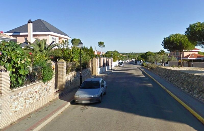 Herido el dueño de un chalet de La Dehesa al enfrentarse a cuatro asaltantes