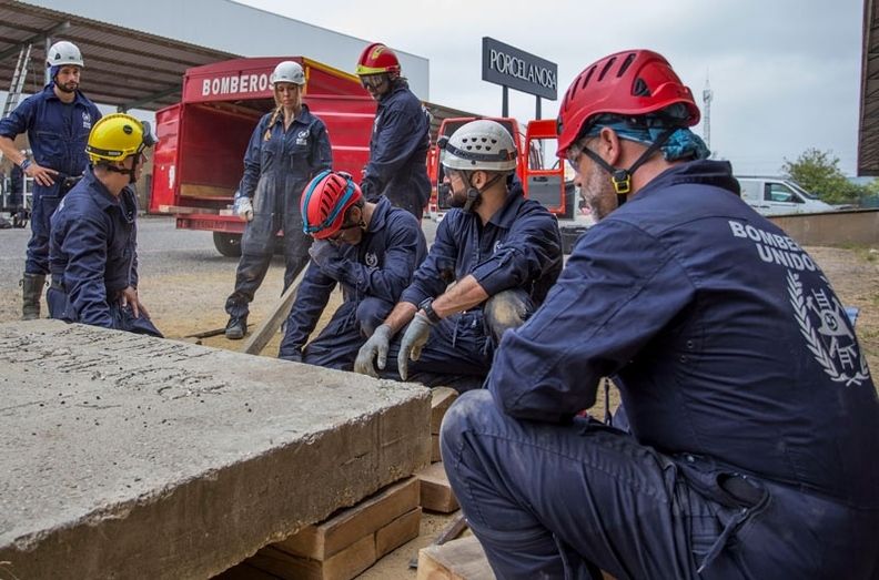Bomberos de Huelva imparten un curso de desescombro y salvamento para los profesionales de Bomberos Unidos Sin Fronteras