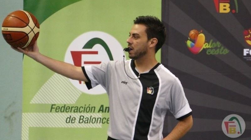 El palmerino Antonio Bejarano, nuevo árbitro disponible para el grupo 2 de la FEB