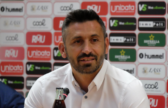 Herrero: “El Recre es muy sólido y va a ser muy difícil porque nos está costando hacer gol”