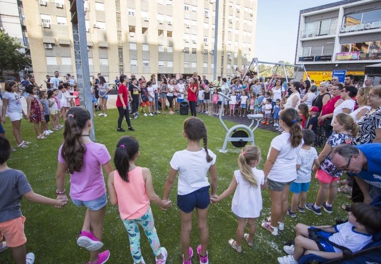 Abre el nuevo Parque Infantil y un Circuito Biosaludable en la Plaza de la avenida Galaroza