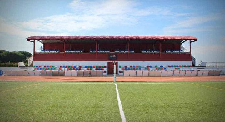 El Recre se ejercitará el jueves en la hierba sintética de Bonares, superficie similar a la que se encontrará en Ibiza