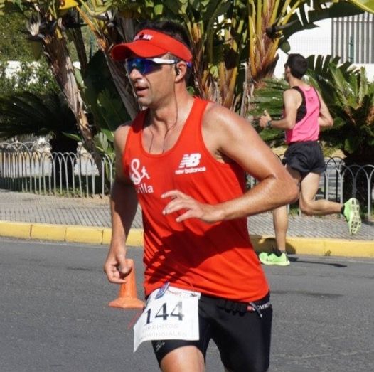 El desafío que nació de la fatalidad: Enrique Llimona correrá la Vuelta a Huelva con muletas