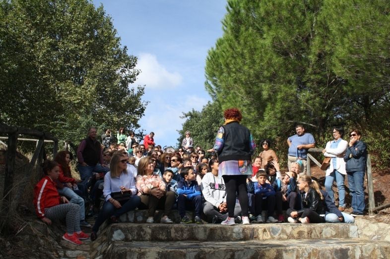Cientos de personas reviven las historias y recuerdos de los mayores del Andévalo convertidos en cuentos