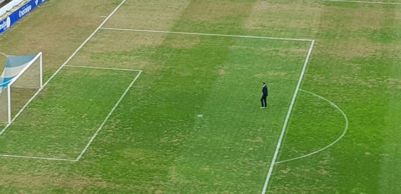 Los ridículos que no cesan: el Trofeo Colombino se aplaza 'hasta nueva fecha' por el estado del césped