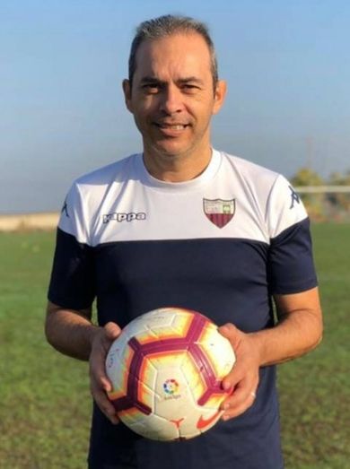 Juan Márquez se despide del Extremadura agradecido por 'crecer como entrenador y como persona'