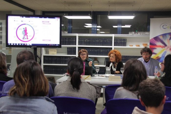 La Fundación Cepaim presenta en la Diputación el cómic 'Hombres feministas: algunos referentes'