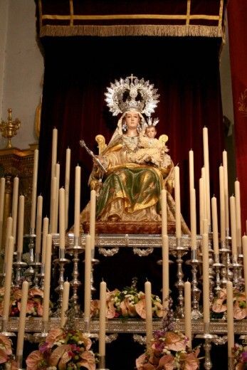 La Virgen de Consolación estrena manto para celebrar la Inmaculada Concepción