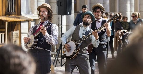 Arranca Circonuba, con atracciones para todos los públicos en la Plaza del Cine, la Plaza de la Constitución y el Paseo de la Ría