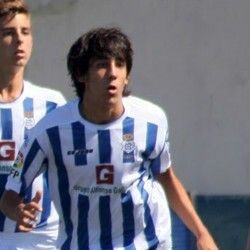 Nacho, jugador del cadete del Recre, recibe un botellazo en Ayamonte