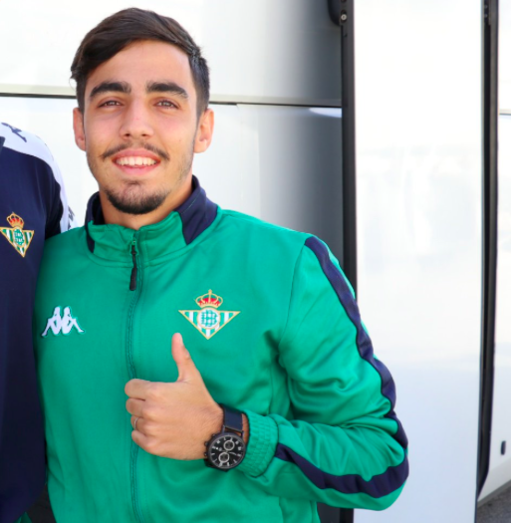 El onubense Roberto Abreu entrena con el primer equipo del Betis