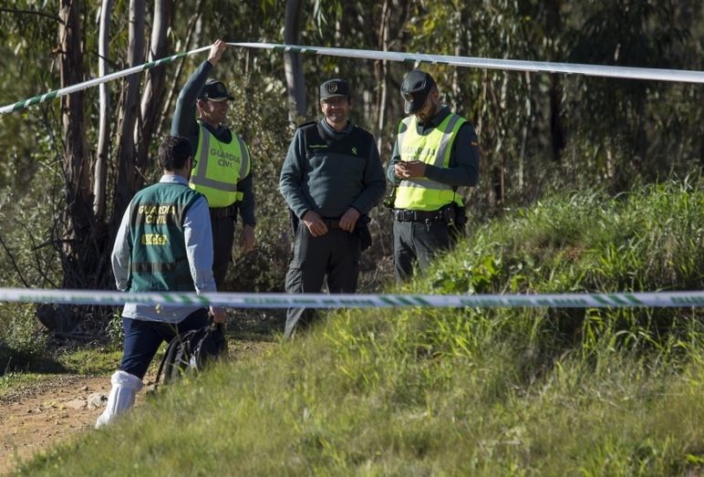 El cuerpo de Laura Luelmo permanece boca abajo en una zona de jaras altas y no hay ningún interrogatorio con posibles sospechosos