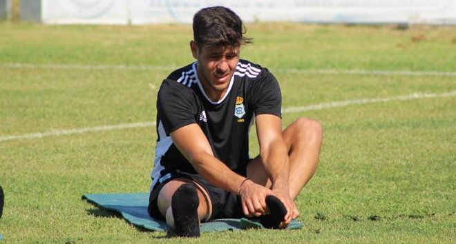 Carlos Martínez, duda para recibir al Recreativo Granada por molestias en un abductor