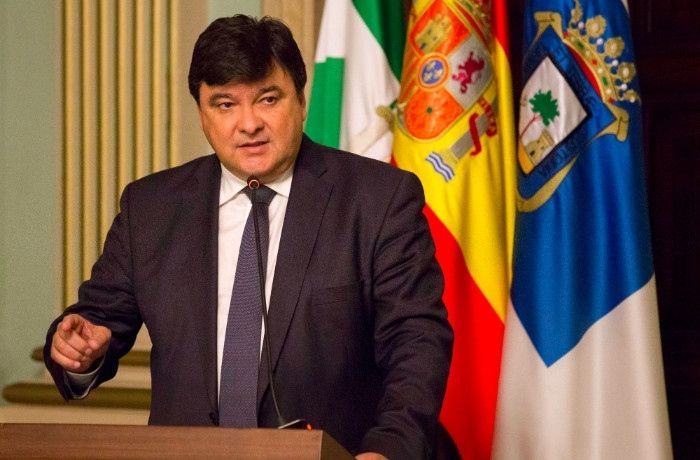 El Ayuntamiento de Huelva resalta que su nivel de endeudamiento pasó del 240 al 128% en tres años