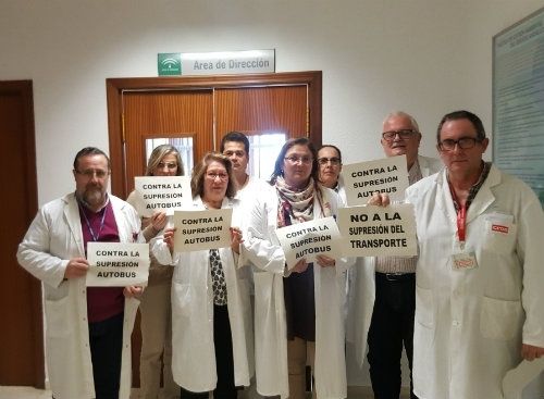 La supresión del transporte colectivo, un nuevo ataque a los profesionales del hospital Infanta Elena