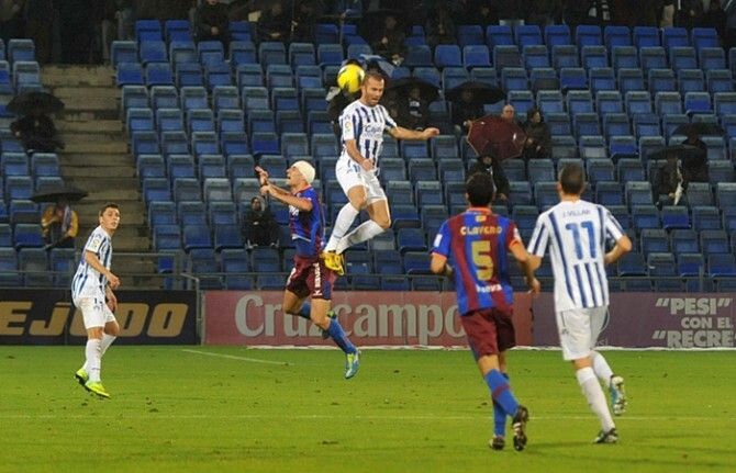 El Decano suma un punto tras un discreto partido (1-1)
