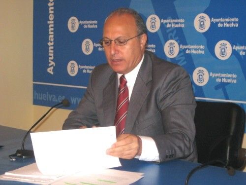 El PSOE denuncia la destrucción de seis puestos de trabajo en el Patronato Municipal de Deportes