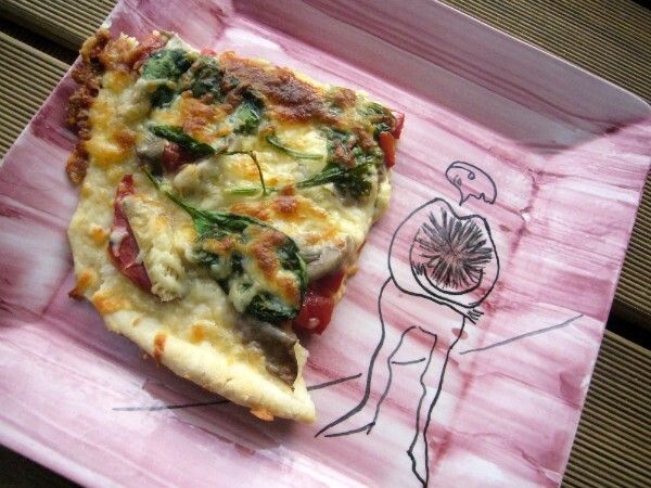 Pizza de pimientos asados y setas