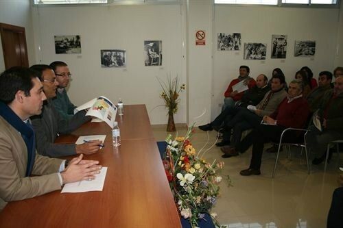 Caraballo traslada en la Sierra y la Costa la nueva estructura de gobierno, 'más cercana y ágil'