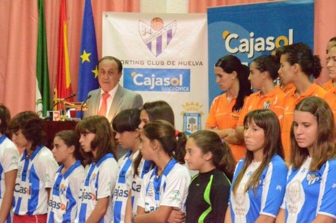 Muñoz Lozano: “Son los mejores momentos del Sporting desde que ascendió”