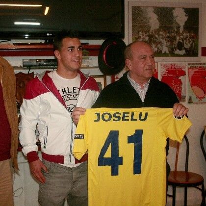 Homenaje en Cartaya al delantero Joselu