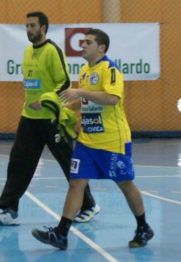Juez y parte dentro y fuera de la pista