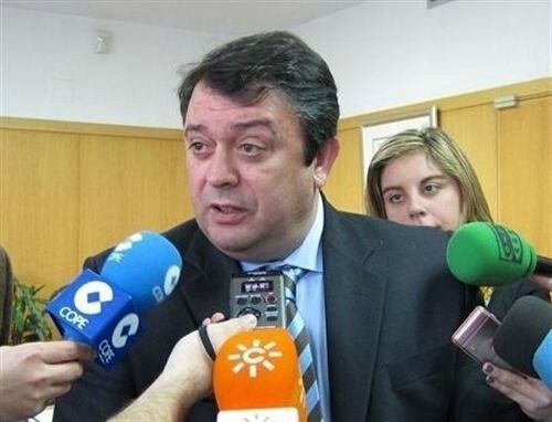 La Junta 'no va a entrar en problemas de empresas' sino en la documentación exigida para abrir la mina