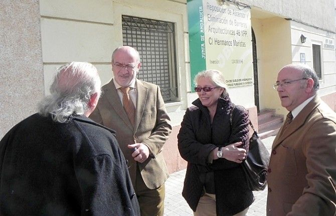 La Junta mejora la accesibilidad de 24 viviendas de la barriada Blas Infante con dos nuevos ascensores