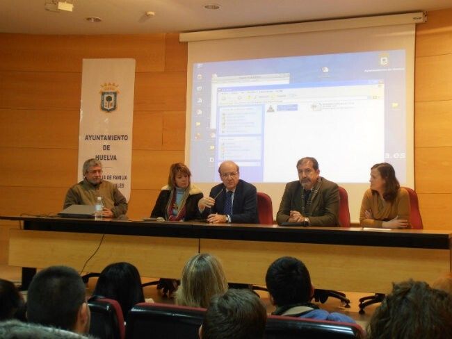 El Ayuntamiento forma a los futuros cuidadores de personas dependientes