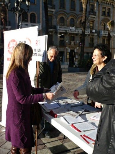 UGT Huelva defiende los servicios públicos en la plaza de Las Monjas