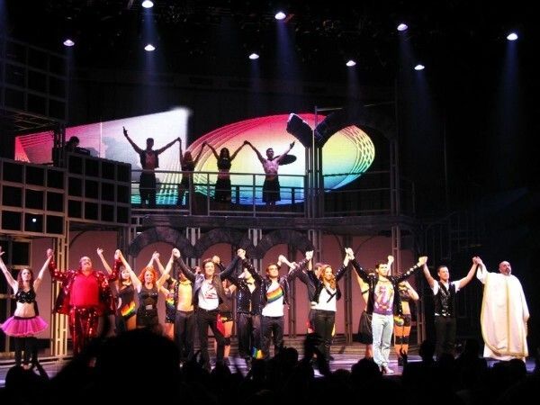 Llega a Huelva '40 el Musical' con un gran montaje en el Palacio de los Congresos de la Casa Colón