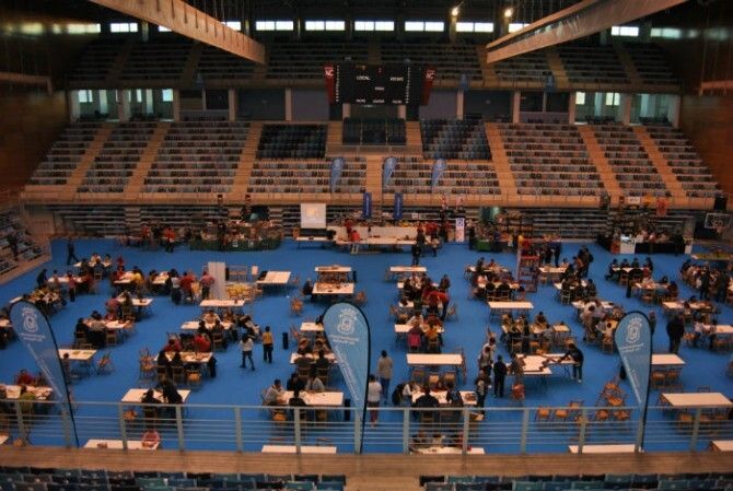 Tarde de juegos de mesa en el Centro Social Lazareto