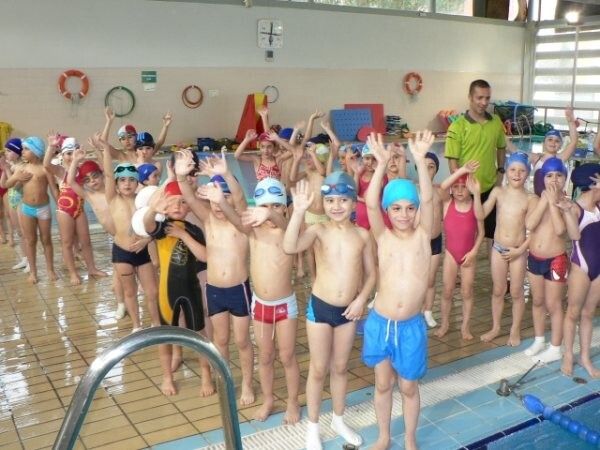 Unos 1.200 escolares participan en la campaña de natación del Ayuntamiento de Huelva