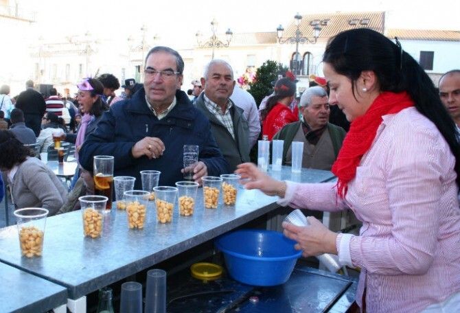 Los cartayeros disfrutan de su primer fin de semana de Carnaval en la calle