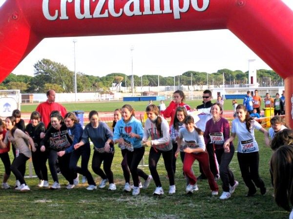 Más de 350 pequeños atletas de Punta disputan el Campeonato de Cross Escolar
