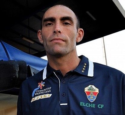César: 'No pienso que el Recreativo esté coqueteando con el descenso'