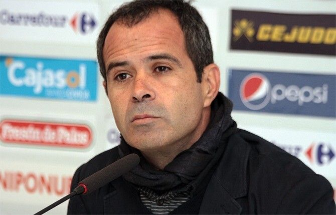 Cervera: 'Tengo cabeza y pienso las cosas, pero lo mejor que puedo hacer es callarme'