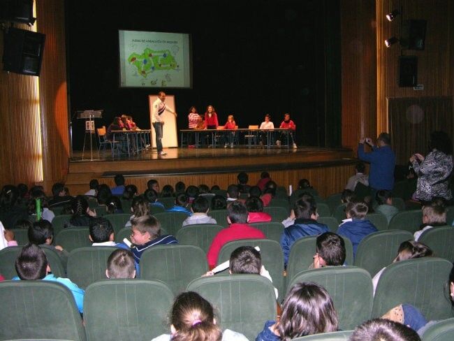 Escolares de Moguer juegan a conocer Andalucía