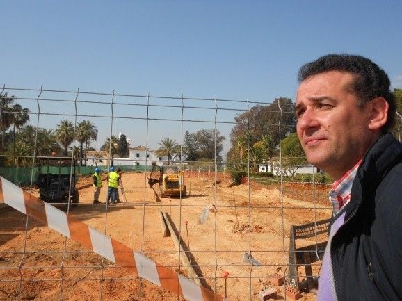 Los concejales del grupo independiente de Palos visitan las obras de Redescubrir